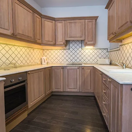 Апартаменты Luxury 2 Bedroom Apt, 1 Minute From The Beach! *