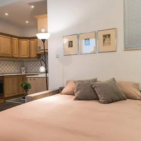 Апартаменты Luxury 2 Bedroom Apt, 1 Minute From The Beach!