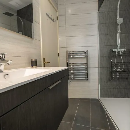 Appartement Luxury 2 Bedroom Apt, 1 Minute From The Beach! *