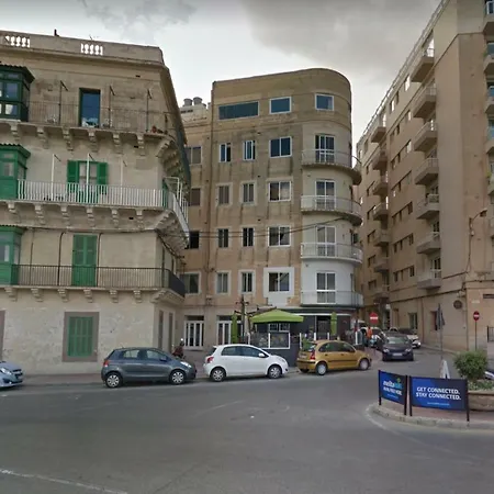 Luxury 2 Bedroom Apt, 1 Minute From The Beach! Sliema