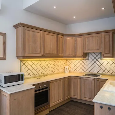 Appartement Luxury 2 Bedroom Apt, 1 Minute From The Beach!