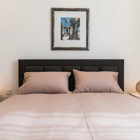 Luxury 2 Bedroom Apt, 1 Minute From The Beach! * Sliema